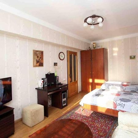 Cozy Apartment In The Center Of Yerevan Luaran gambar