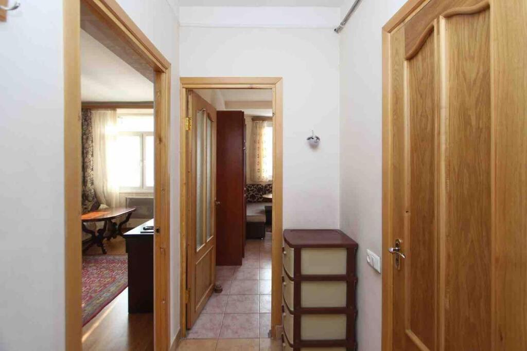 Cozy Apartment In The Center Of Yerevan Luaran gambar