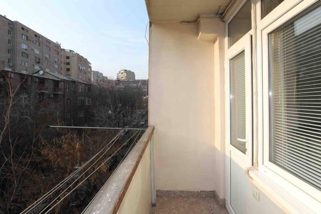 Cozy Apartment In The Center Of Yerevan Luaran gambar