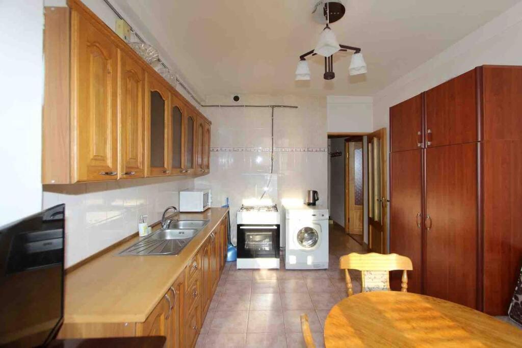 Cozy Apartment In The Center Of Yerevan Luaran gambar